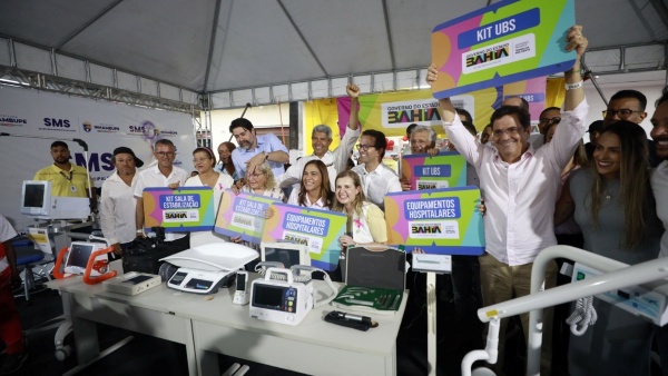 Jerônimo inaugura obras de educação, saúde e agricultura em Inhambupe