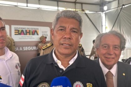 Jerônimo chama ACM Neto de “oportunista” e alfineta Tarcísio de Freitas por anistia a Bolsonaro