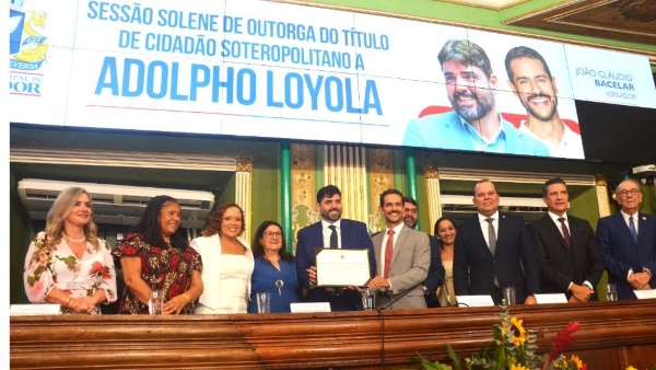 Presidente Ivana Bastos participa de homenagem ao secretário Adolpho Loyola