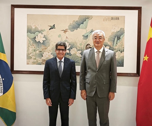 ACM Neto se reúne com embaixador da China e anuncia missão ao país