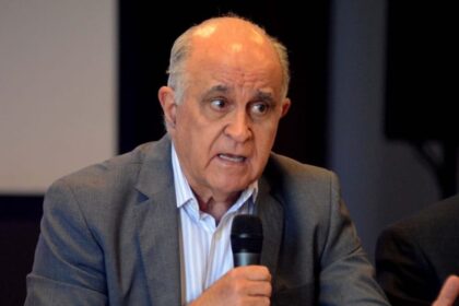 Paulo Souto comemora 30 anos do SAC, relembra sucesso do serviço e alfineta PT por “tentativa de reescrever a história”