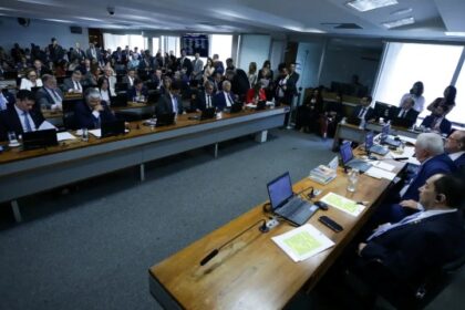 CCJ do Senado rejeita PEC da Blindagem por unanimidade