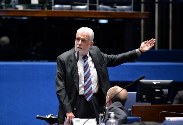 Senado aprova parecer de Jaques Wagner à PEC 66, que permite mais investimentos aos municípios e estados