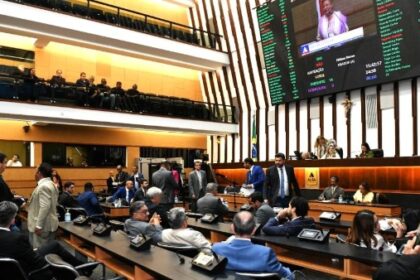 Assembleia aprova projeto de criação da Seponte e reajuste de servidores do Legislativo e Cortes de Contas