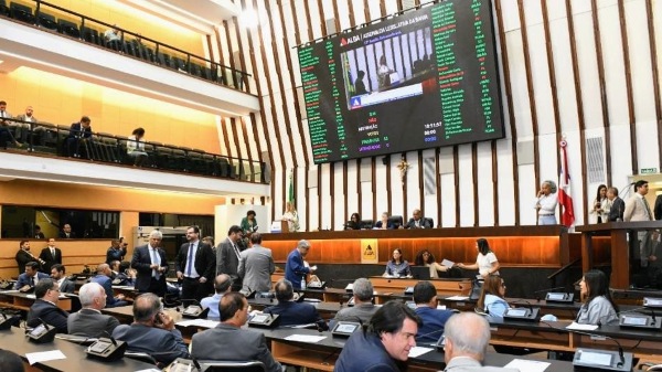 ALBA decide pela manutenção da prisão do deputado Binho Galinha