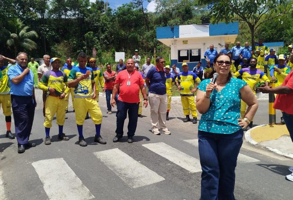 SindilimpBA fortalece categoria da limpeza com assembleia em aterro e transbordo de Salvador