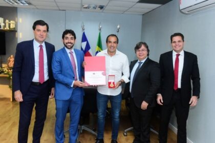 Bruno Reis recebe medalha Amigo da Associação do Ministério Público da Bahia