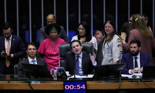 Mulheres terão direito a até 2 dias de licença durante o período menstrual