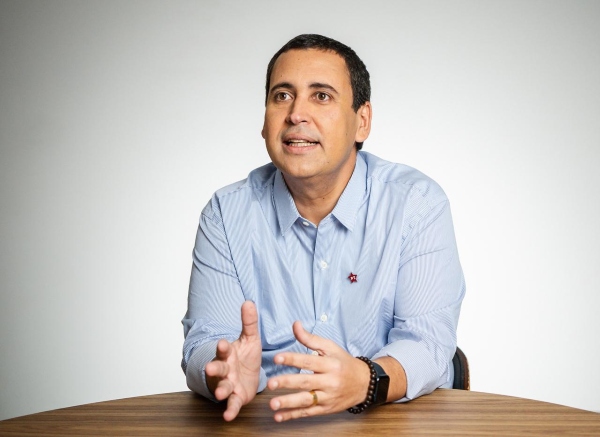 "Dia histórico para o Brasil", afirma Éden sobre aprovação de isenção do IR