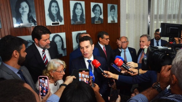 Homenageado com o Título de Cidadão Baiano, Jader Filho reforça compromisso com investimentos na Bahia