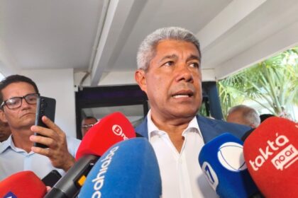 Jerônimo autoriza concurso com 890 vagas para áreas de Meio Ambiente, Fisco, Procuradoria e Gestão Governamental