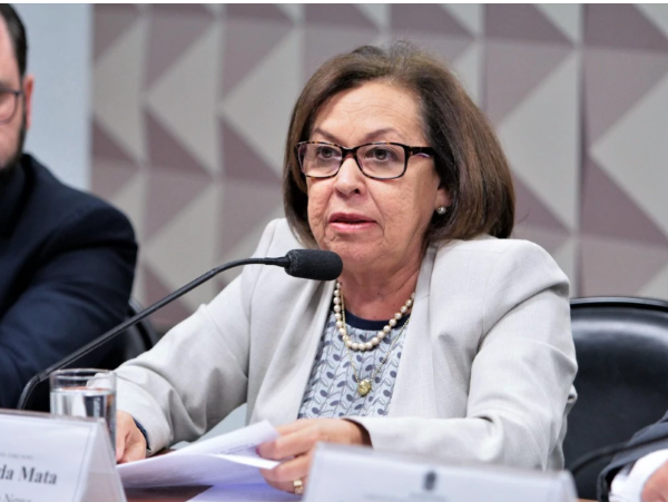 Lídice da Mata se posiciona contra a PEC 32 e alerta para prejuízos da Reforma Administrativa