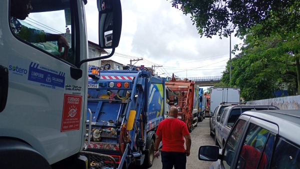 Trabalhadores de limpeza realizam assembleias em cinco aterros e cobram valorização