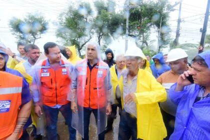 Chuvas: Prefeito Bruno Reis vistoria áreas de risco no Subúrbio e anuncia mais 45 contenções de encosta