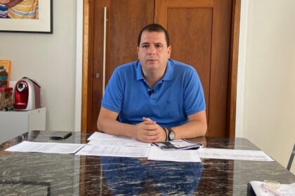 “Mentira foi pagar R$ 48 milhões por respiradores que nunca chegaram”, reage Reinaldinho a Rui Costa