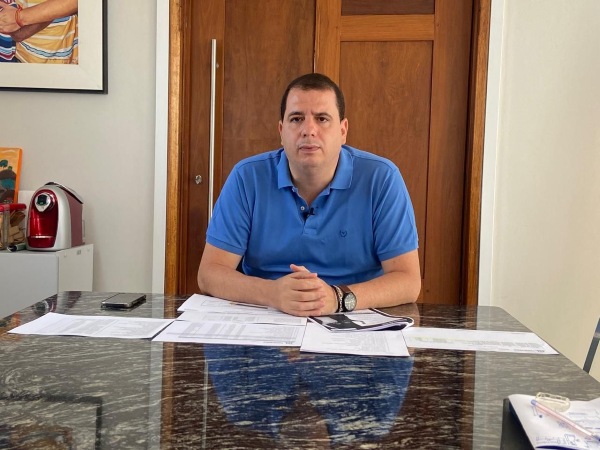 “Mentira foi pagar R$ 48 milhões por respiradores que nunca chegaram”, reage Reinaldinho a Rui Costa