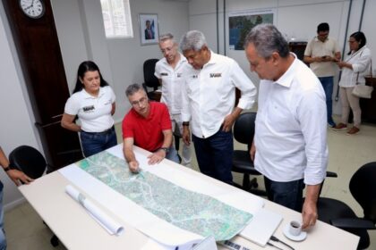 Com Rui Costa, Jerônimo visita obras de duplicação da Estrada do Derba