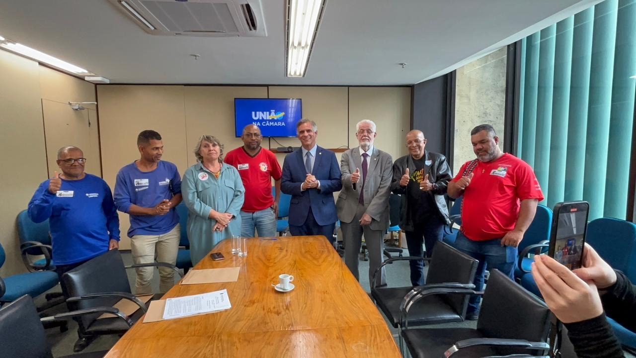 Suíca vai a Brasília e reforça luta nacional pela regulamentação da profissão de garis e margaridas