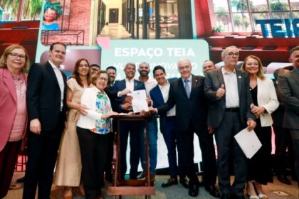 Jerônimo anuncia pacote de investimentos em evento com mais de 200 prefeitos na UPB