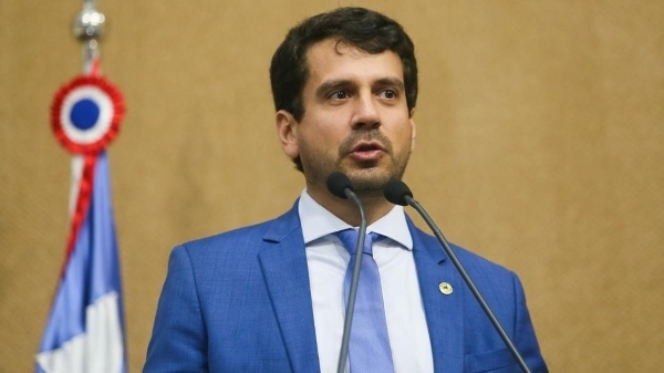 Proposta por Manuel Rocha, lei que proíbe diferença entre elevadores social e de serviço é promulgada pela ALBA