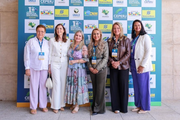 Presidente Ivana Bastos participa da abertura da 1ª Marcha Nacional dos Deputados Estaduais em Brasília