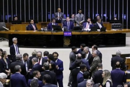 Governo Lula sofre derrota e Câmara aprova texto-base do projeto de lei antifacção