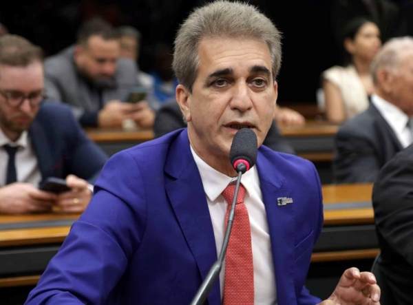 Proposta por Robinson Almeida, Feira de Santana sedia audiência pública para criação de nova Universidade Federal