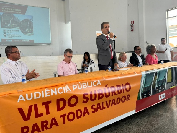 Em audiência itinerante, ALBA debate avanços das obras do VLT em Paripe