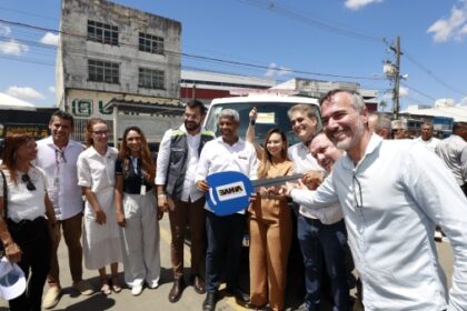 Jerônimo entrega 57 viaturas e autoriza ampliação do Hospital Regional de Santo Antônio de Jesus