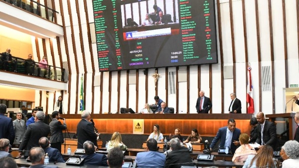 Mesmo com obstrução da bancada da minoria, Assembleia aprova pedido de empréstimo de R$2 bilhões