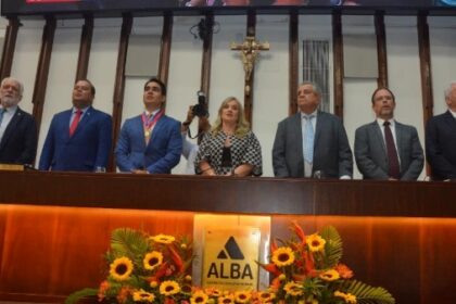 Em entrega da Comenda 2 de Julho, Ivana Bastos elogia compromisso de Eduardo Sodré na Secretaria de Meio Ambiente