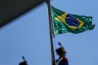 Políticos e autoridades celebram queda da Lei Magnitsky contra Moraes