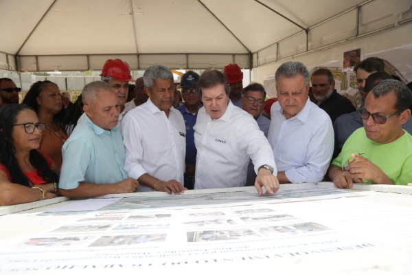 Em vistoria no Bairro da Paz, Trindade destaca impacto social e econômico de macrodrenagem