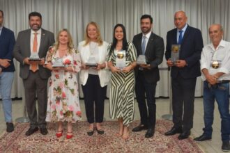 Assembleia premia jornalistas e deputados que foram destaque em 2025
