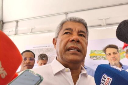 Jerônimo destoa de Wagner e projeta anúncio da chapa ao Senado até março de 2026