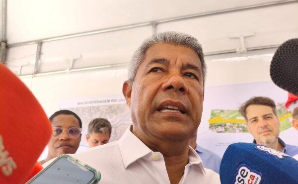 Jerônimo destoa de Wagner e projeta anúncio da chapa ao Senado até março de 2026