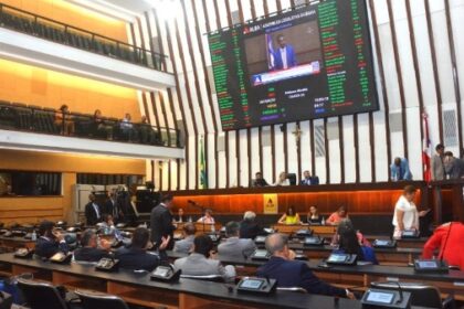 Obstrução da minoria não impede bancada do governo de aprovar quatro projetos de lei do Poder Executivo