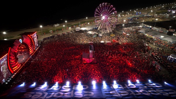 Salvador recebe quase 119 mil turistas e movimenta R$ 130 milhões nos três primeiros dias do Festival Virada Salvador