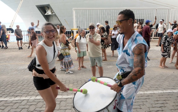 Mais de cinco mil turistas do primeiro cruzeiro de dezembro desembarcam em Salvador