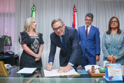 Ivana Bastos conduz posse de Luciano Ribeiro e reforça compromisso com a continuidade institucional