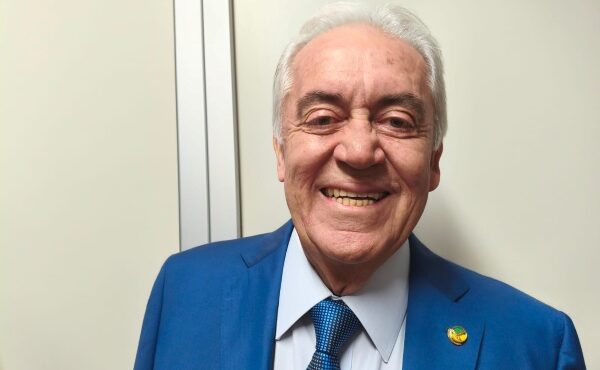 Otto Alencar passa por implante de marca-passo e se recupera na UTI Cardíaca em Salvador