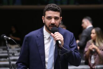 Neto Carletto apresenta projeto para permitir que atos infracionais graves sejam considerados após maioridade penal