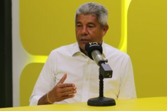 Jerônimo afirma que base governista seguirá unida apesar de possível saída de Angelo Coronel