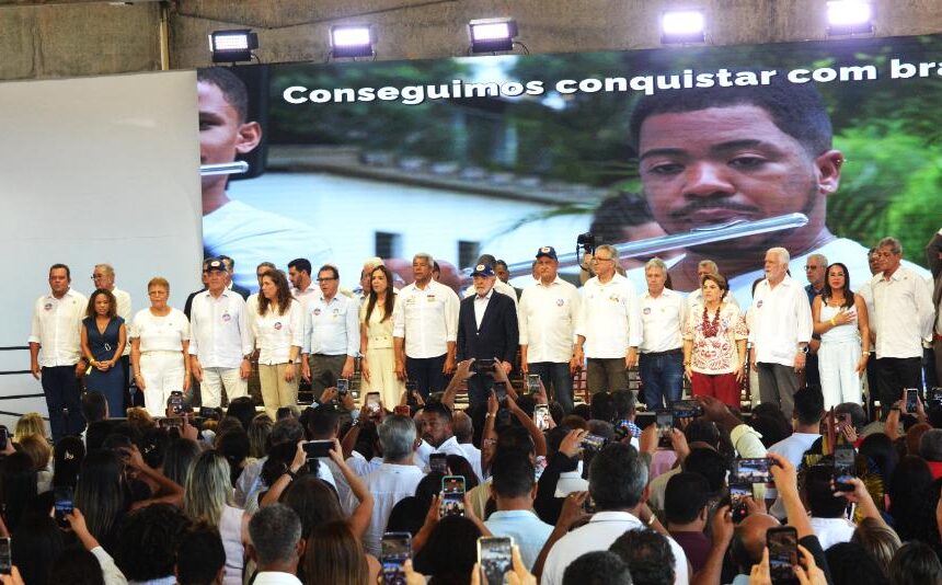 Presidente em exercício da ALBA participa da entrega de ambulâncias e equipamentos de saúde