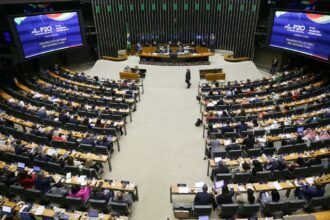 Fachin discursa no Congresso e defende independência dos Poderes