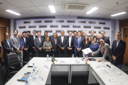 Jerônimo recebe presidente da Câmara dos Deputados e reforça diálogo institucional em agenda com bancada federal