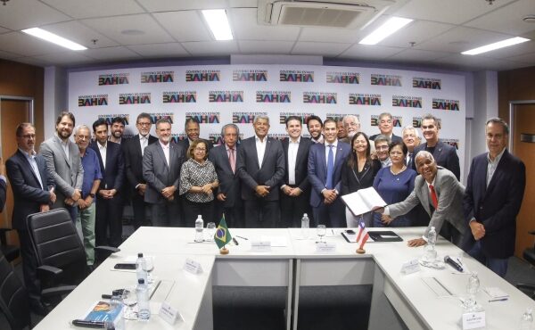 Jerônimo recebe presidente da Câmara dos Deputados e reforça diálogo institucional em agenda com bancada federal