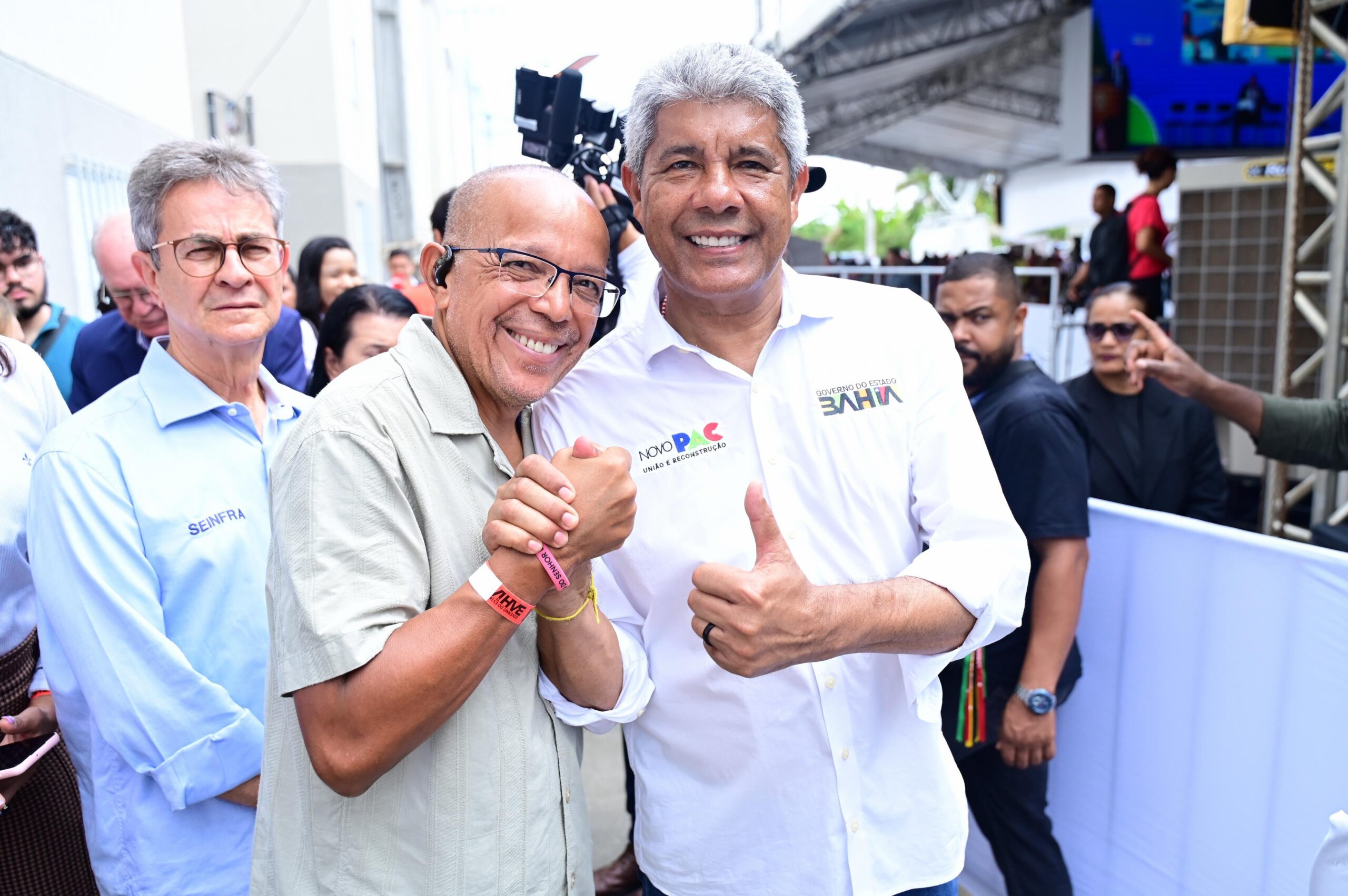 Suíca participa da entrega de 148 unidades do Minha Casa, Minha Vida em Dias d’Ávila