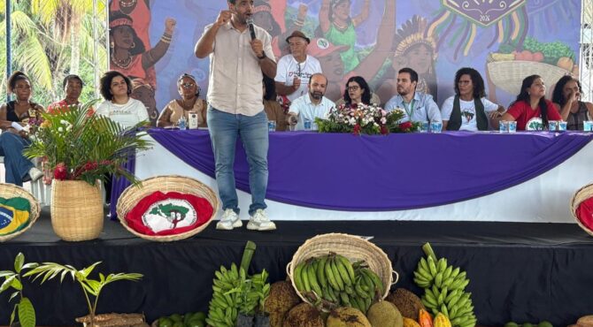 Tássio Brito celebra avanço de projeto que criminaliza misoginia