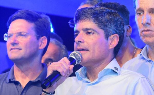 “A gente sai daqui motivado e confiante na construção da vitória”, diz ACM Neto em Feira de Santana